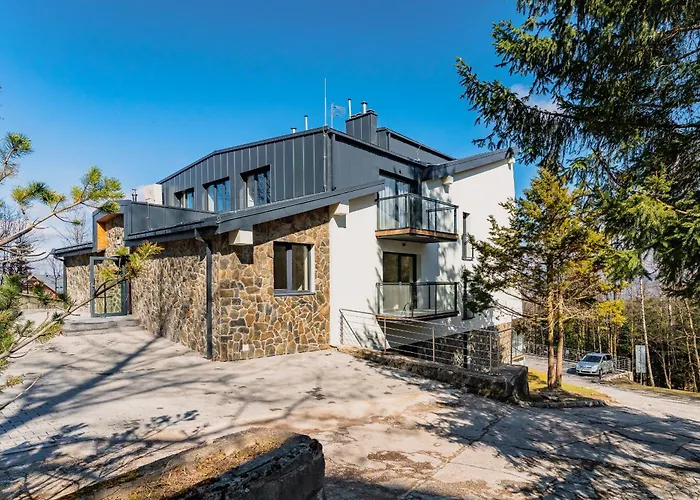 Alpejski - Orlik - Blisko Arena, Kosciol Wang I Szlakow